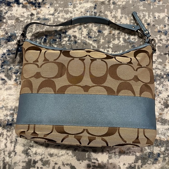 Authentic medium size coach bag Large C’s - Picture 1 of 1